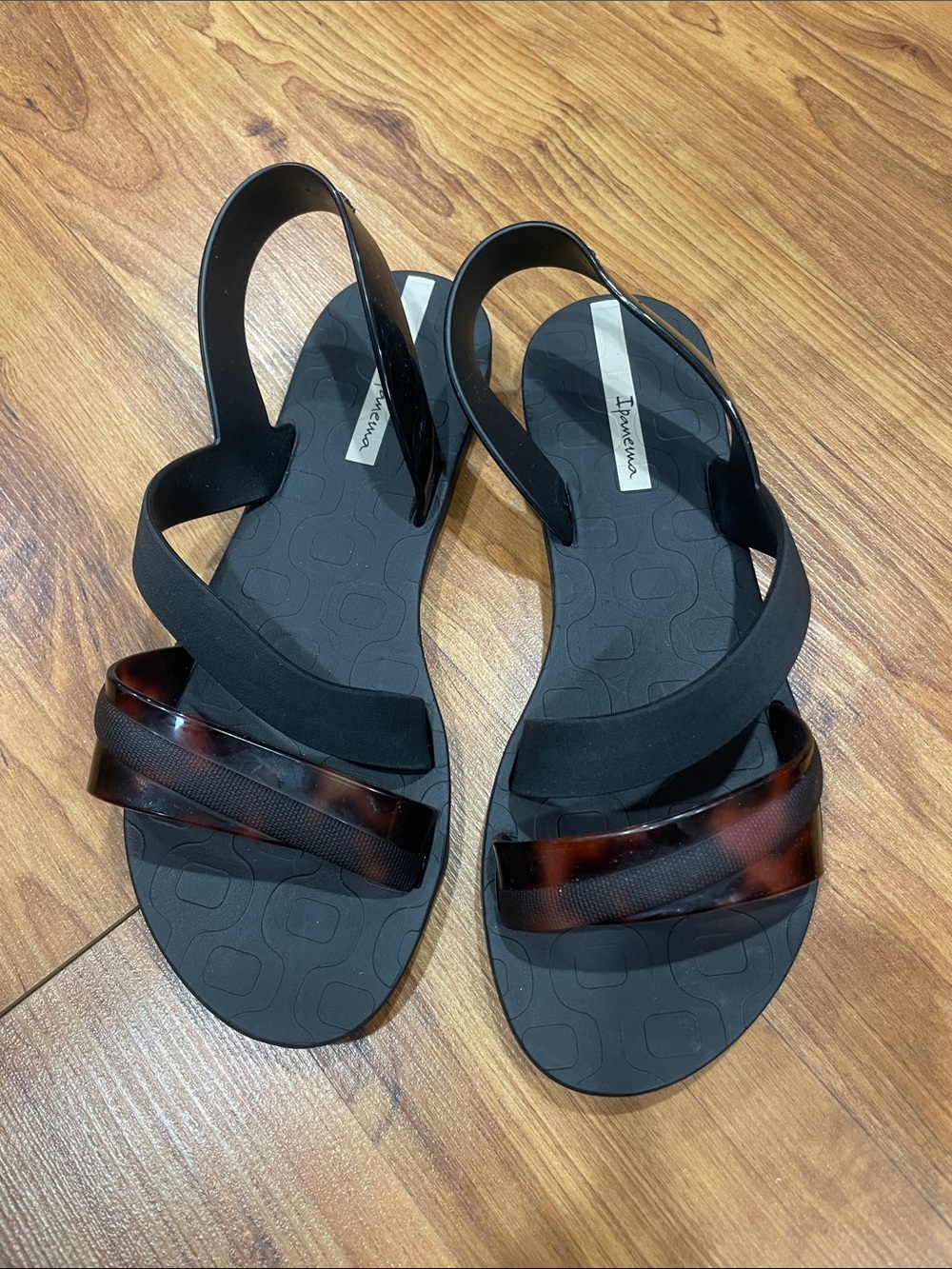 Ipanema Black Sandals with Tortoiseshell Accent